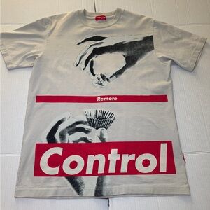 Vintage 90s Barbara Kruger Remote Control Pop Art t shirt Mdesigner andy warhol